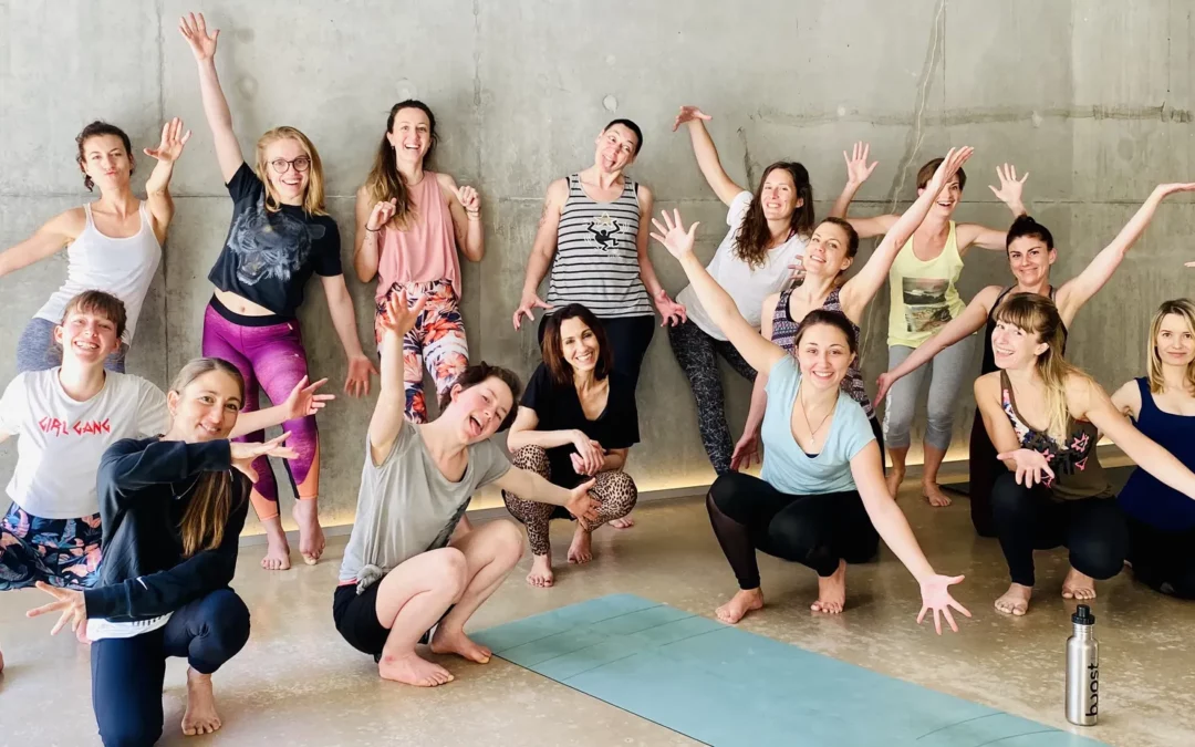 Photo de fin de formation professeur de yoga - printemps 2019 Photo de fin de formation - printemps 2019