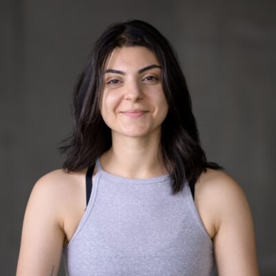 Cécile pratique le yoga intensément : pour elle, c’est une activité qui n’a pas d’équivalent quant aux bénéfices physiques et mentaux procurés